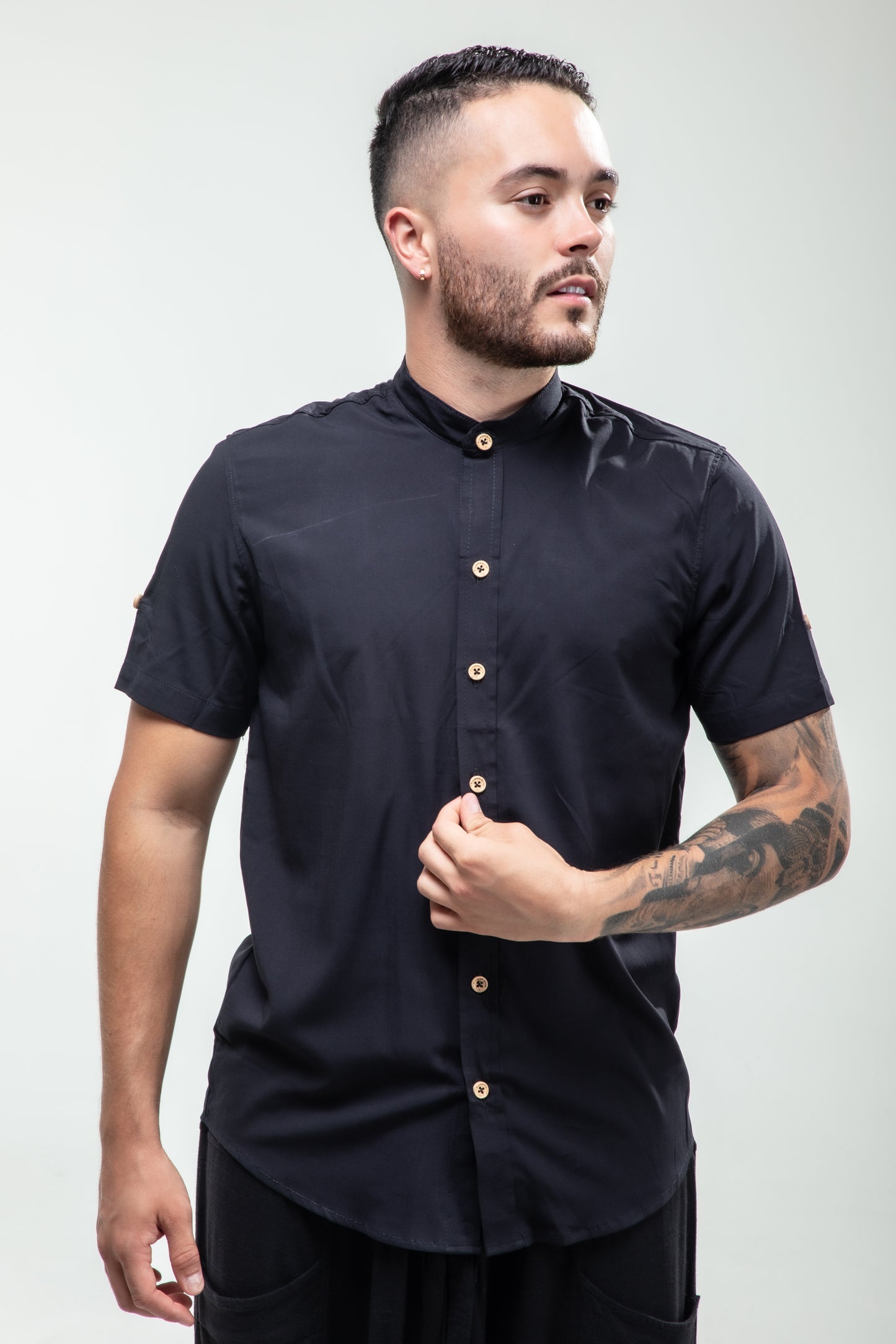 Camisa Básica Manga Corta Negra